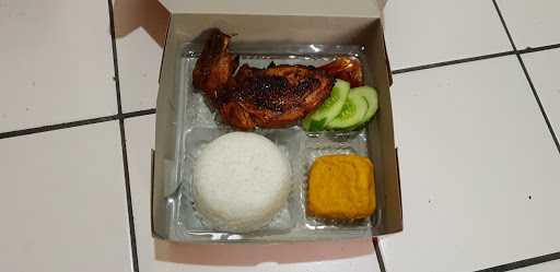 Rumah Makan Ayam Bakar 7 Saudara 9