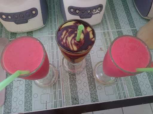 Rumah Jus & Sop Buah 10