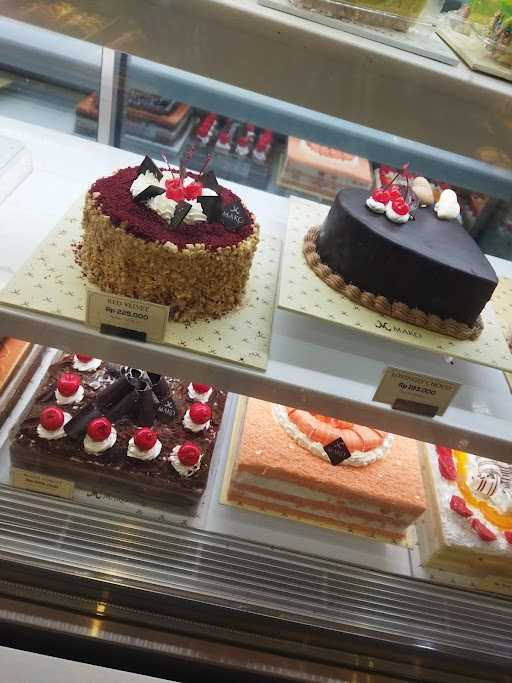 Mako Cake And Bakery 1