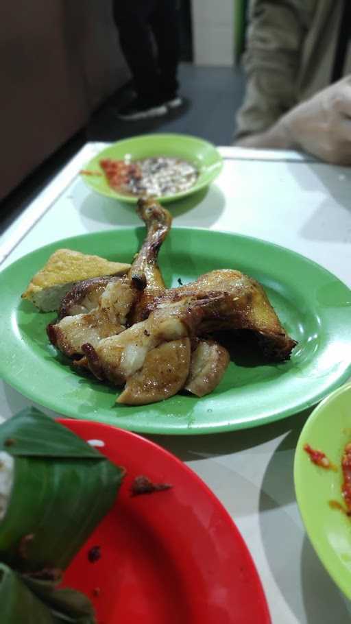 Ayam Goreng & Nasi Uduk Sederhana Haji Babe Saman 4