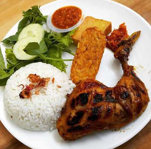 Ayam Penyet Mami Adel 5