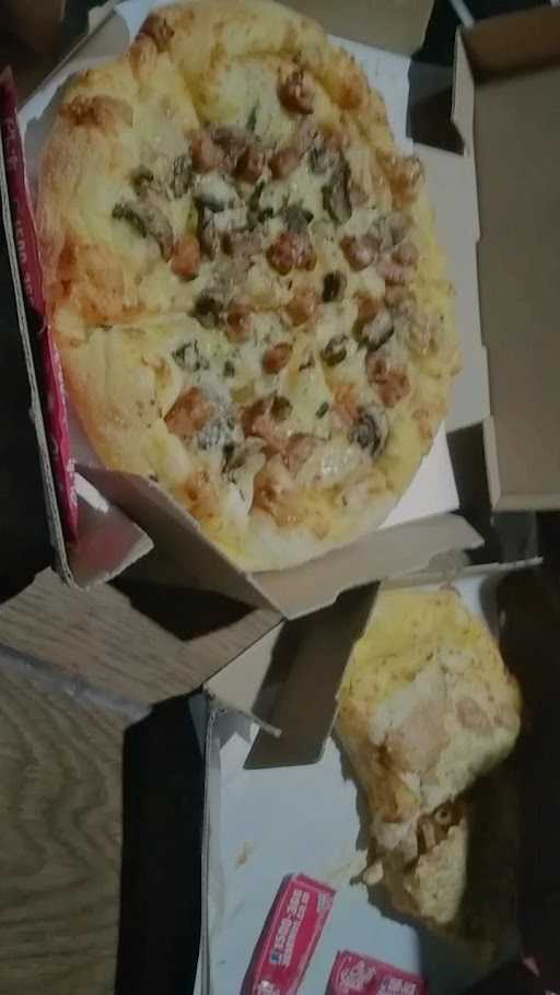 Domino'S Pizza 4