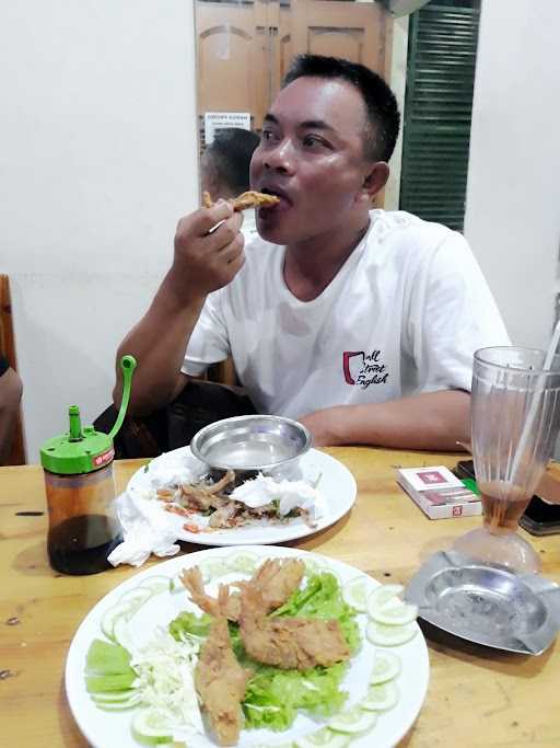 Rumah Makan Ayam Gepuk Bruno 7