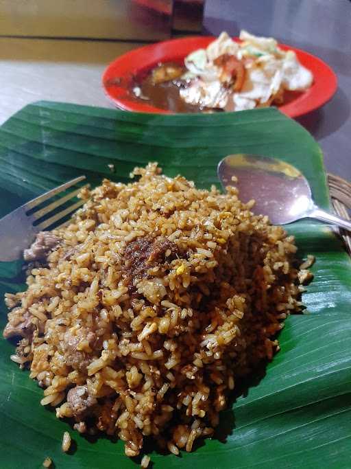 Warung Makan Muncul Malam 6