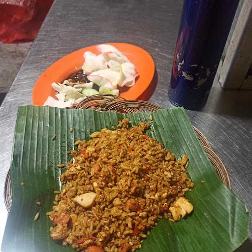 Warung Makan Muncul Malam 8