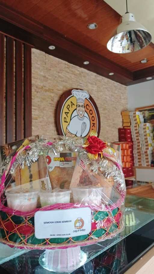 Papa Cookies Cake & Bakery Kediri 8