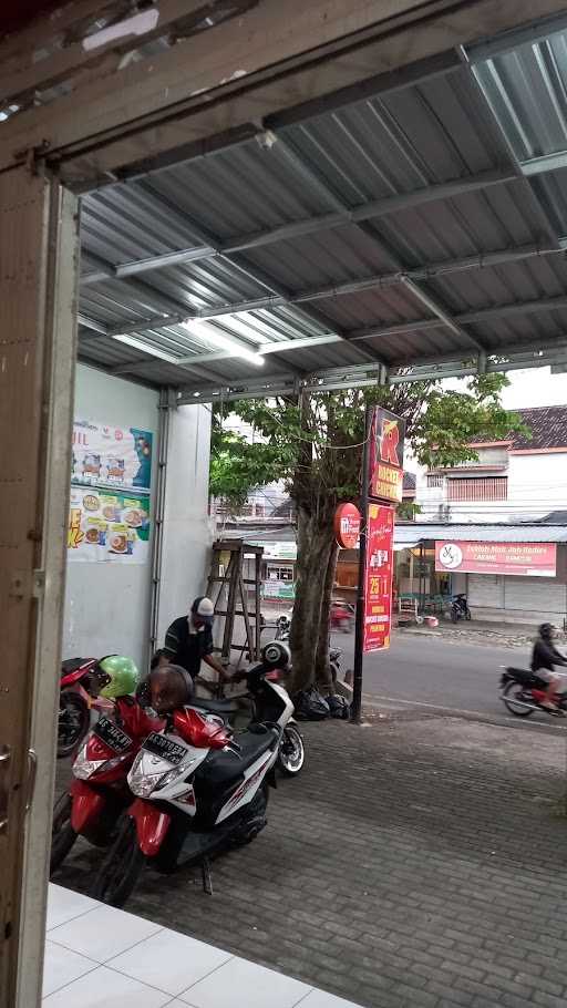 Rocket Chicken Pesantren Kediri 10