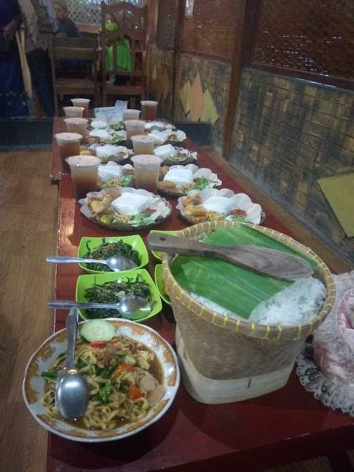 Warung Omah Lawas Tirtoudan 5