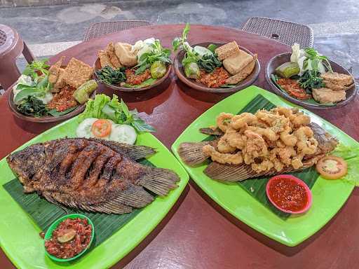 Warung Omah Lawas Tirtoudan 2