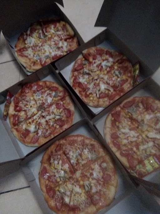 Rowalsqy Pizza 9