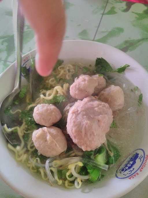 Bakso & Mie Ayam Idola Solo 9