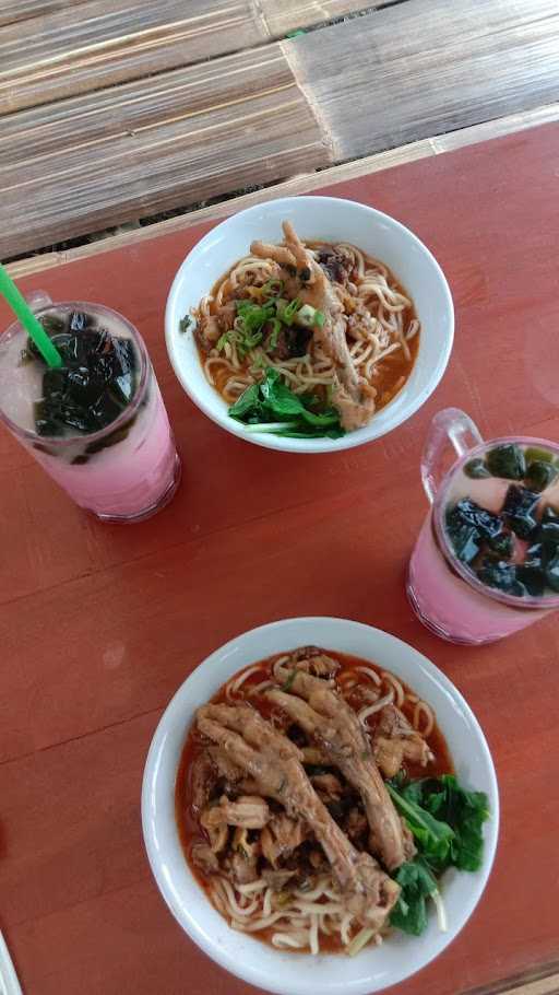 Bakso & Mie Ayam Kuah Kental 1