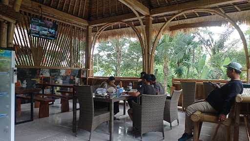 Warung Puri Bambu 4