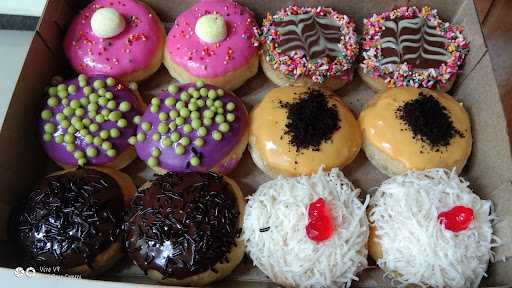 Rasya Donat & Cakes 9