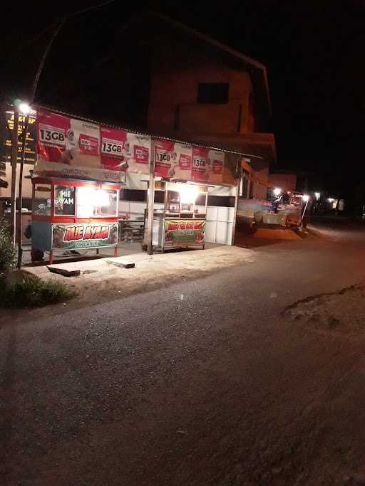 Warung Bakso. Bapak Danuri 4