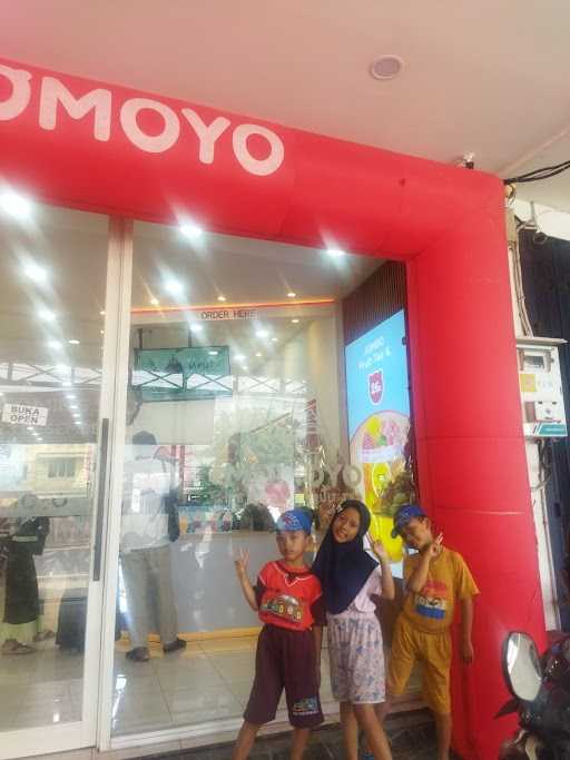 Momoyo Ice Cream & Fruit Tea Peterongan 9