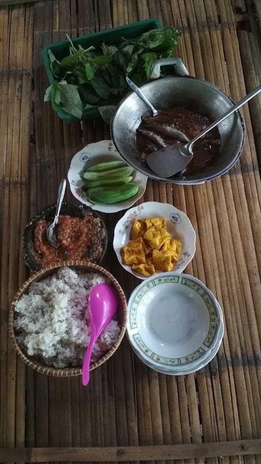 Warung Pecel Dan Tempat Istirahat 1