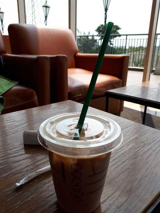 Starbucks Mall @ Alam Sutera 10