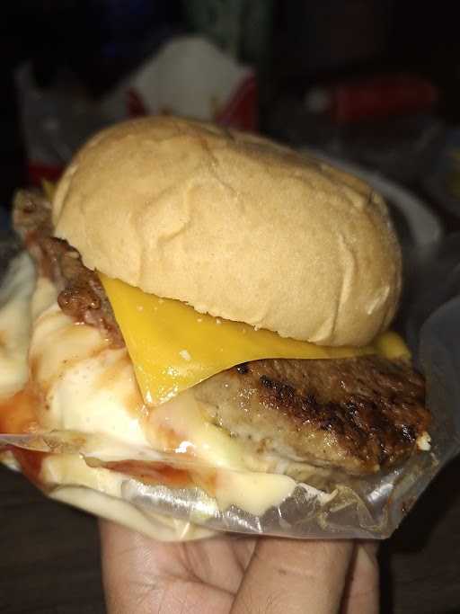 Blenger Burger - Graha Raya 5