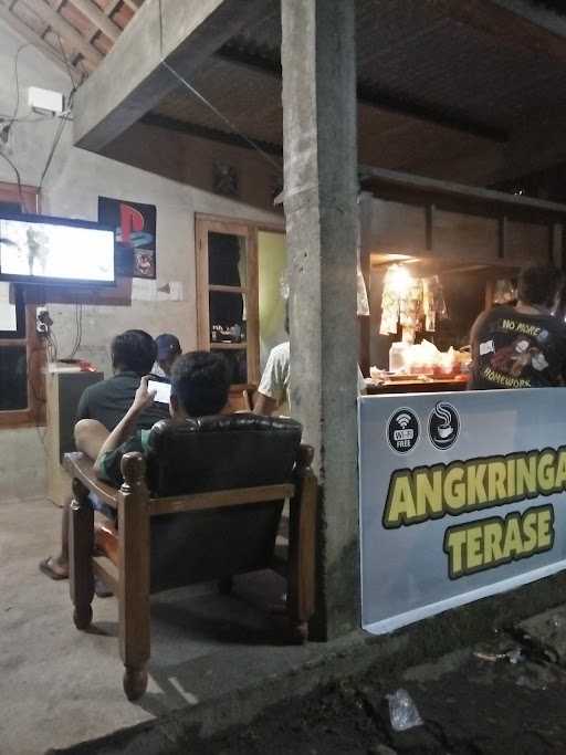 Angkringan Terase68 2