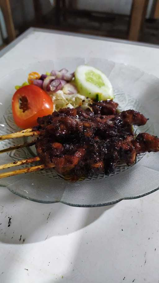 Sate Kambing Muda Jolosutro Pak Dion 5