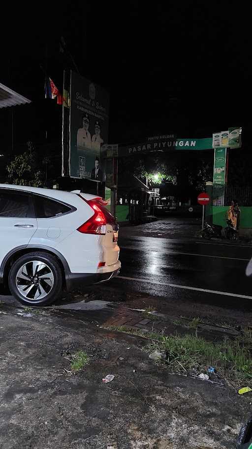 Sate Kambing Muda Jolosutro Pak Dion 9