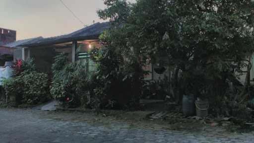 Warung Bu Slamet 9