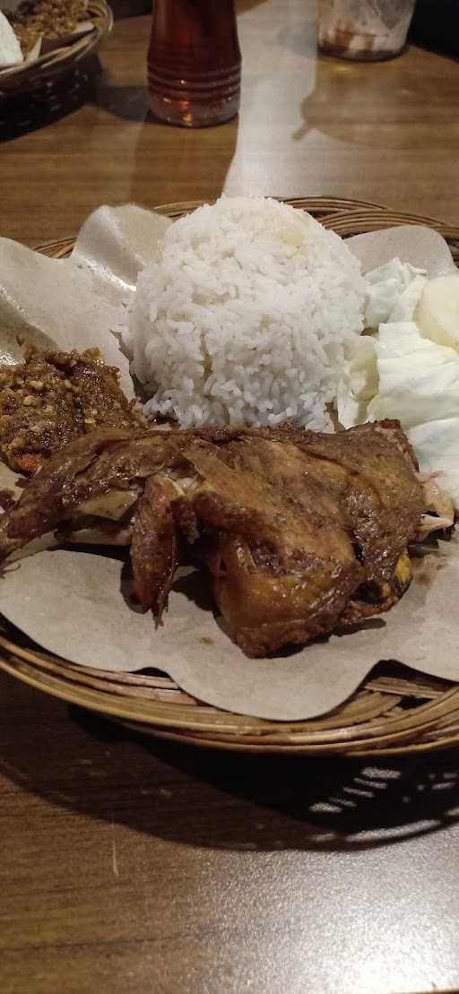 Ayam Gepuk Sambel Bawang Pak Gembus 1