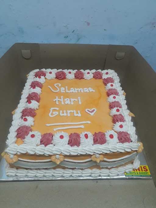 Danis Donut & Bakery Plemahan 10