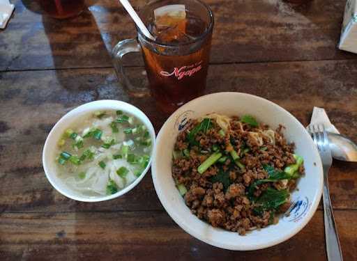 Warung Makan Pak Ridho Mie Ayam, Bakso & Soto 10