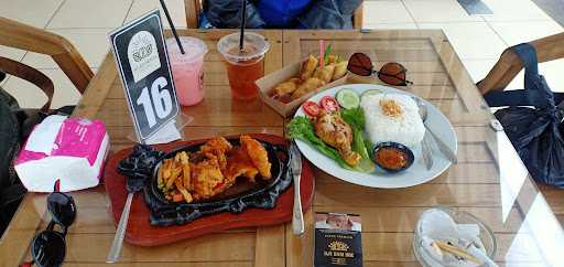 Alas Senja Coffee & Eatery 10