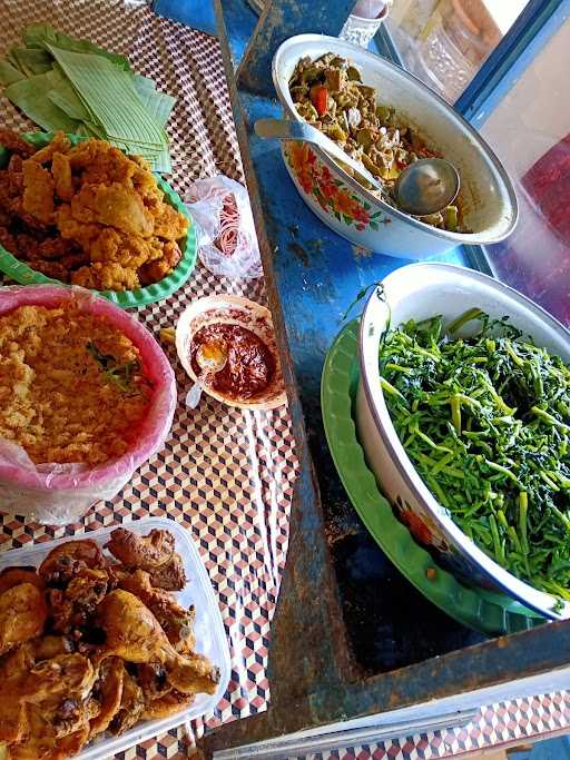 Warung Nasi Pecel Makni 3