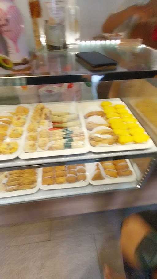 Monami Bakery Bintaro 7