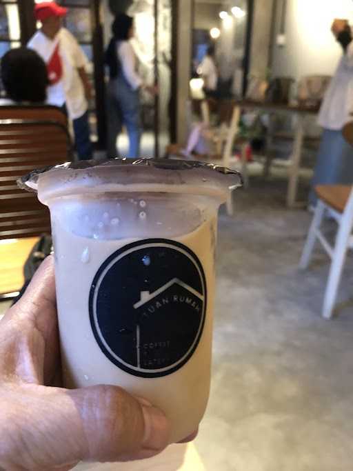 Tuan Rumah Coffee & Eatery 3