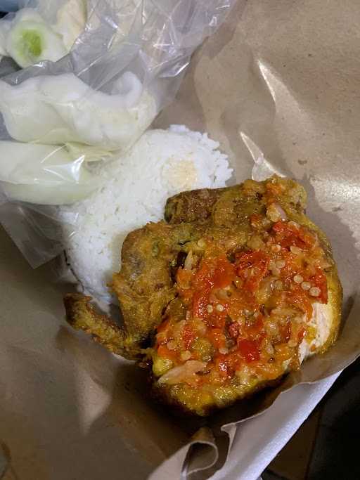 Bebek & Ayam Penyet Taplak Kuning 6