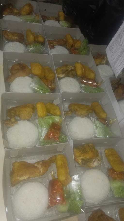 Bebek & Ayam Penyet Taplak Kuning 10