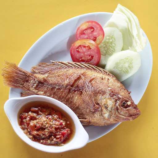 Bebek & Ayam Penyet Taplak Kuning 3