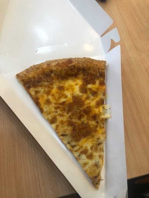 Pizza Cheese & Dough Cafe Bintaro 9