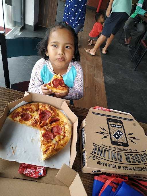 Domino'S Pizza 4