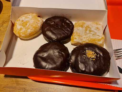 Dunkin’ Donuts Ceger Raya 1