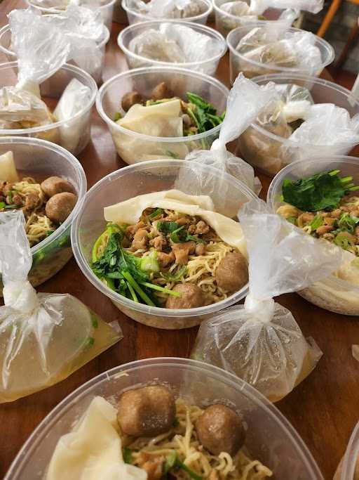 Rumah Sekawan Bakso & Bakmi 8