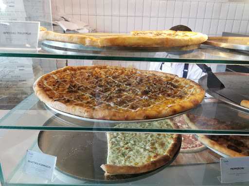 Sliced Pizzeria - Fresh Market Emerald Bintaro 10