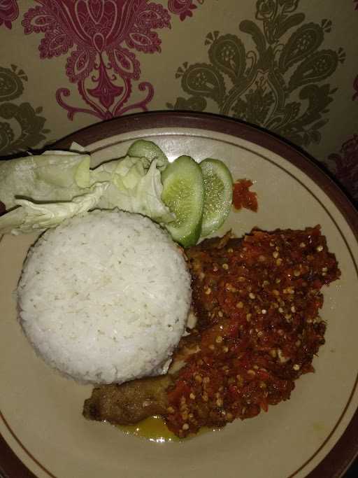 Waroeng Majasun Mie Ayam Dan Ayam Penyet (Pondok Maharta) 2