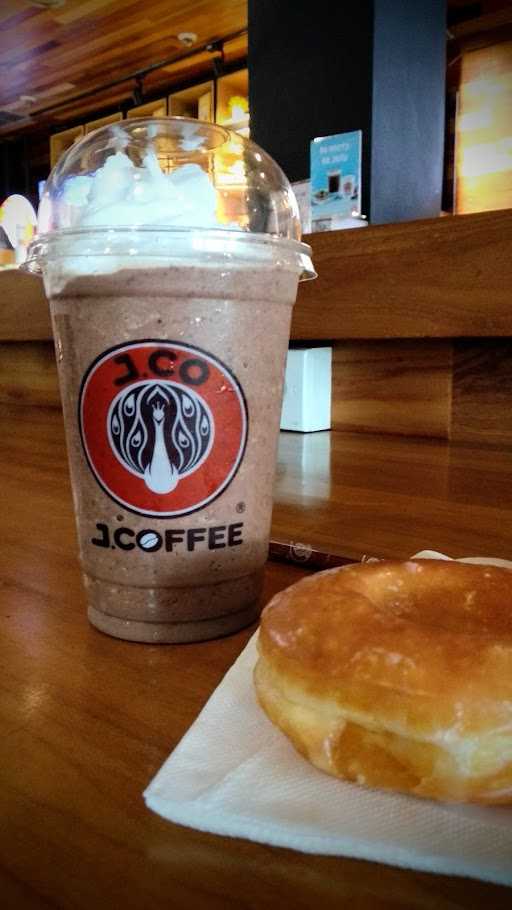 J.Co Jatiwaringin 8