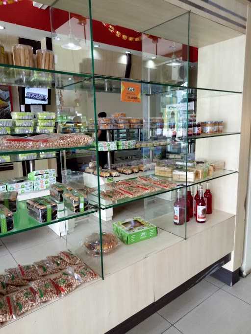 Majestyk Bakery & Cake Shop Pondok Gede 3