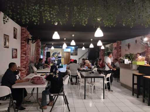 Gs Cafe & Resto 3