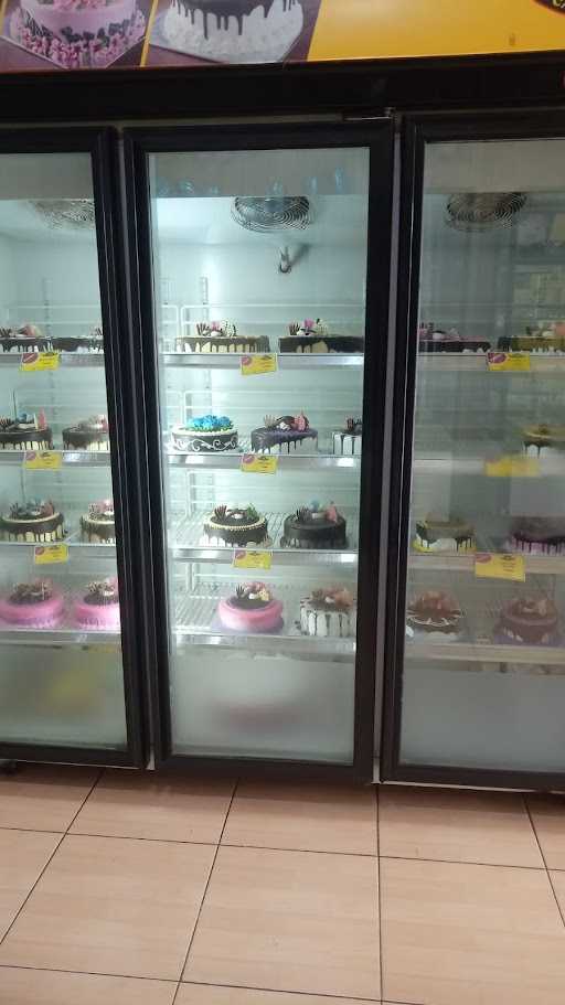 Global Cake & Bakery Hankam 8