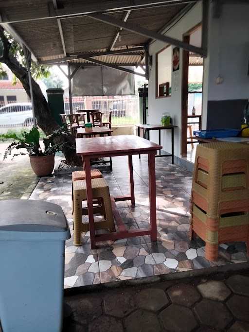 Ayam Goreng Presto Nikki Etjo 5