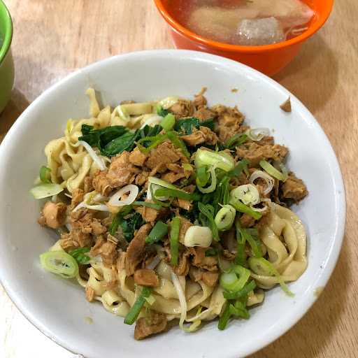 Mie Ayam Bangka Alie Kampung Sawah 10