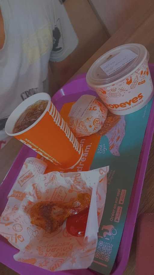 Popeyes Hankam Pondok Gede 10